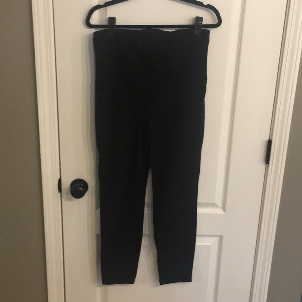 Gap fit maternity leggings.